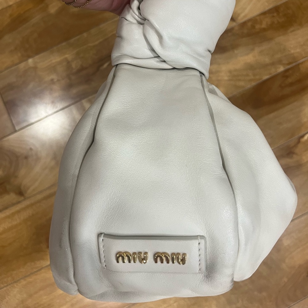 Miu Miu White Knot Detail Tote Bag - Picture 2 of 9